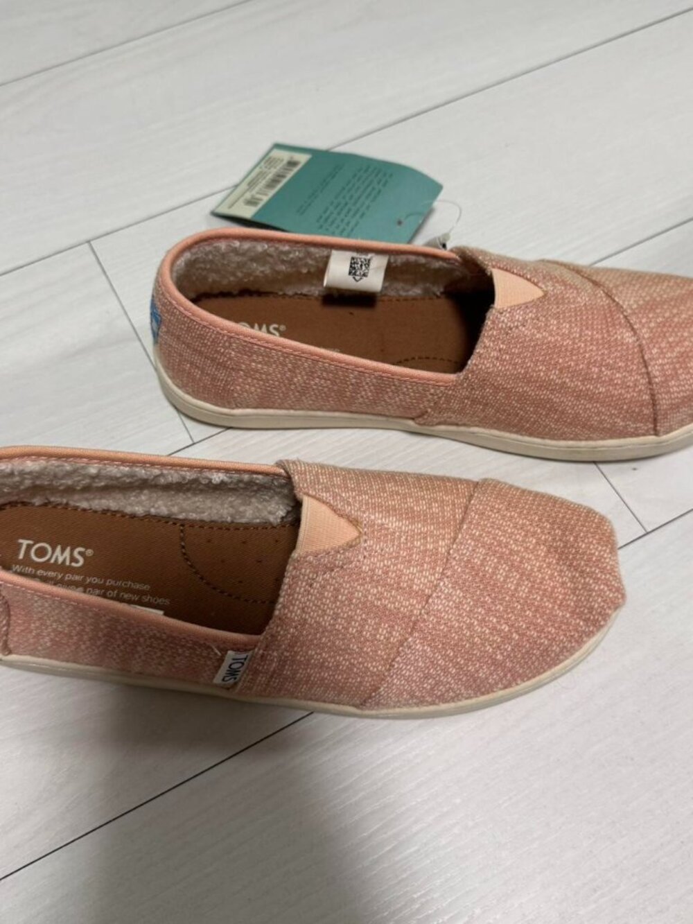 toms pink shearling lined slippers